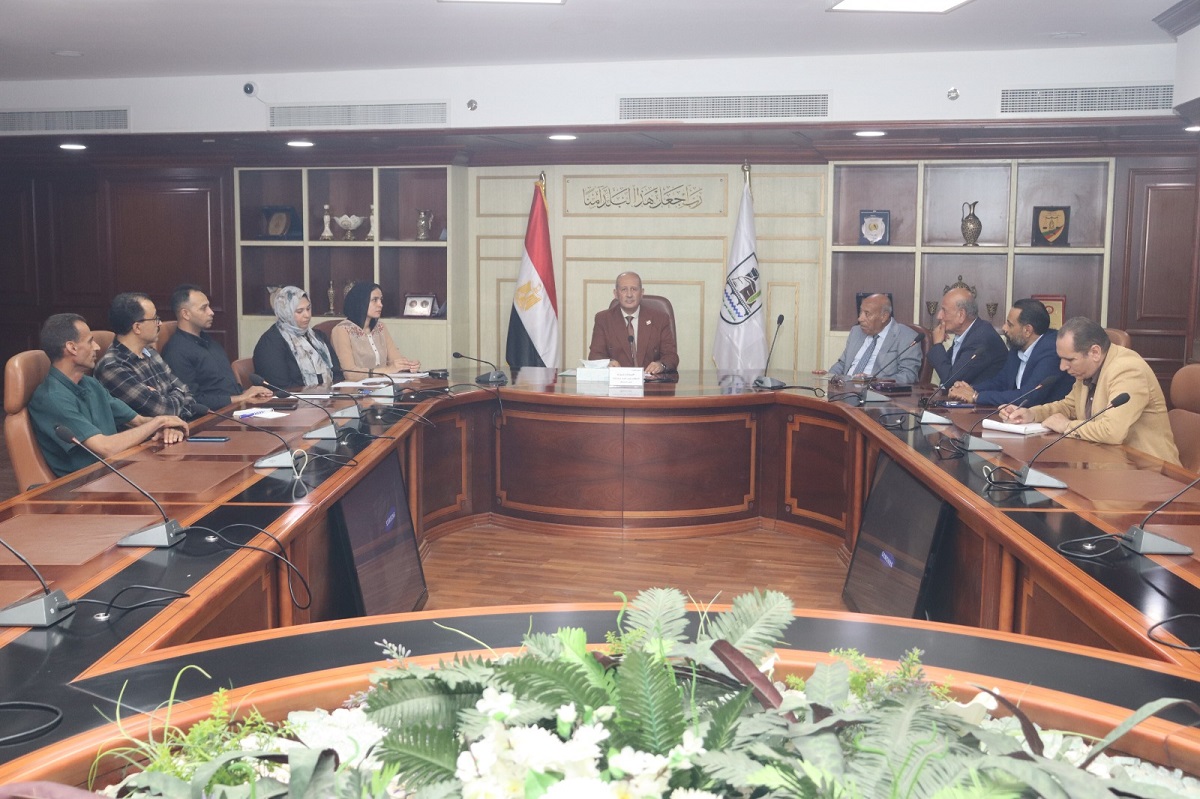السكرتير العام  يناقش مع مستثمري بياض العرب آليات تعزيز الاستثمار